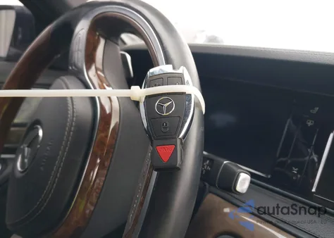 2014 Mercedes-Benz S 550 z USA, uszkodzony, nr VIN WDDUG8CB1EA023125